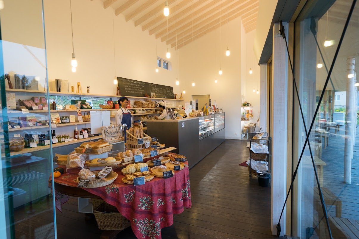 ヴィラルピシア店内