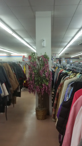 Thrift Store «Salvation Army Thrift Store», reviews and photos, 7000 Heisley Rd, Mentor, OH 44060, USA