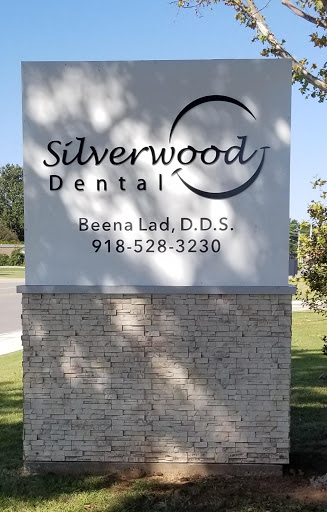 Silverwood Dental logo