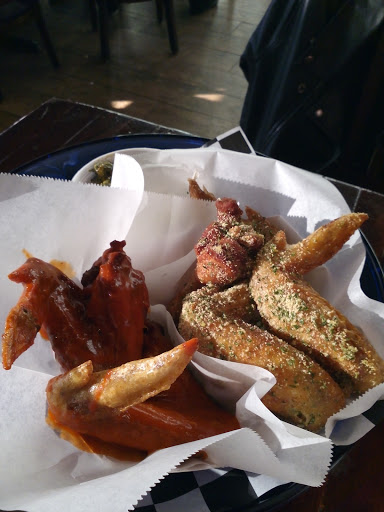 Chicken Restaurant «Wing Bucket», reviews and photos, 1200 Main St #100, Dallas, TX 75202, USA