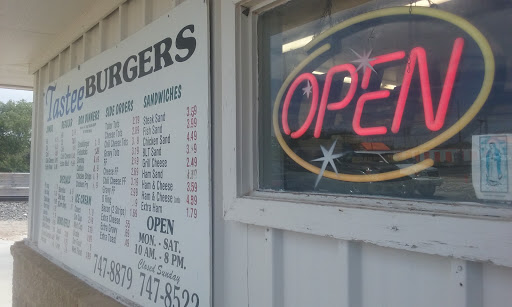 Hamburger Restaurant «Tastee Burgers», reviews and photos, 2434 Clovis Rd, Lubbock, TX 79415, USA