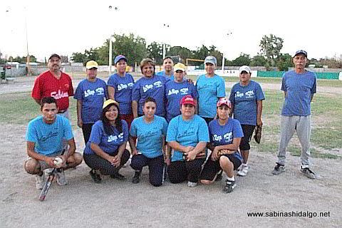 Equipo La Raza del torneo de softbol femenil