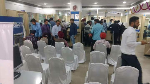 HDFC Bank ATM, Bhaktinagar Circle/CHS, 80 Ft Rd Corner, Bhaktinagar, Rajkot, Gujarat 360002, India, Private_Sector_Bank, state GJ