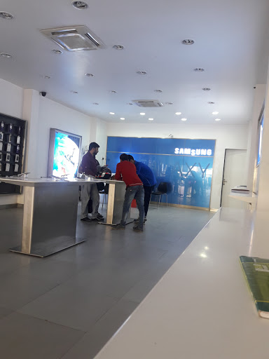 Micro Computers - Samsung Mobile Store, Madan Mahal Station Rd, In Front of Hanuman Paper Works, Wright Town, Jabalpur, Madhya Pradesh 482002, India, Electronics_Retail_and_Repair_Shop, state MP