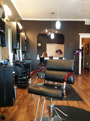 Beauty Salon «Wild Hairz Salon», reviews and photos, 6234 N Preston Hwy # D, Louisville, KY 40229, USA