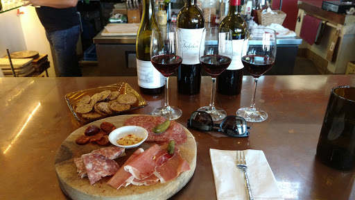 Wine Bar «Savvy Cellar Wine Bar & Wine Shop», reviews and photos, 750 W Evelyn Ave, Mountain View, CA 94041, USA