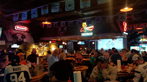 Bar & Grill «Pipers Sports Bar and Grill», reviews and photos, 4544 Curry Ford Rd, Orlando, FL 32812, USA