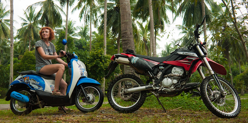 Байки на самуи. Самуи мотоцикл. Самуи эндуро маршрут. Вьетнам скутер семьей. Фото скутеров во Вьетнаме модели.