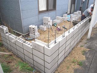 ブロック 塀 の 作り方
