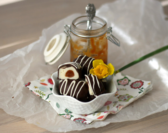 Påskeæg med chokolade og karamel