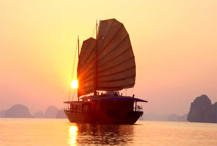 Những bài thơ viết về Vịnh Hạ Long hay và mới nhất Thơ viết về Vịnh Hạ Long
