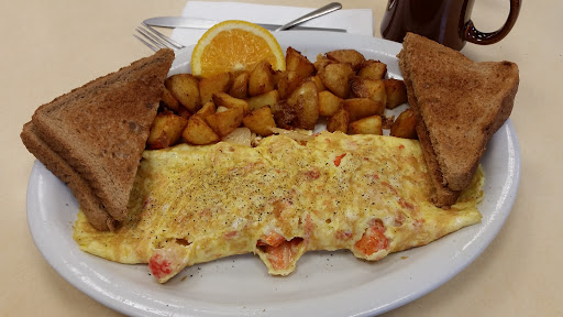 Breakfast Restaurant «The Looking Glass Café», reviews and photos, 56 South St, Wrentham, MA 02093, USA
