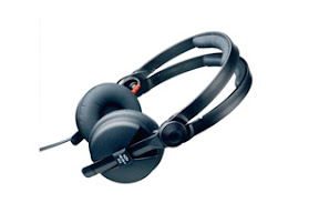 choosing-headphones headphones 7 ways traveler choosing headphones