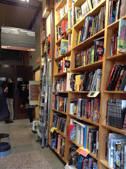 Книжный магазин Павелс Букс, Портленд, штат Орегон (Powell's Books, Portland, Oregon)