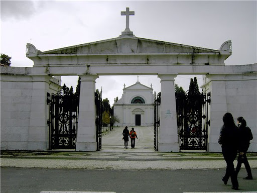 Историческое кладбище Семитериу душ Празереш фото