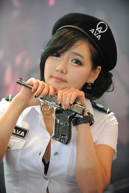 Han Ga Eun - Sexy Security Guard.