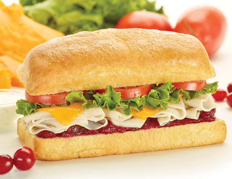 Любимый сэндвич. Бутерброд. Американский бутерброд. Горячий закрытый бутерброд.