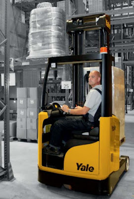 Yale Reach Truck ngồi lái MR25 2.5 tấn