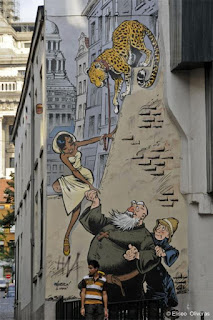 Paredes Predios com pinturas comicas - Bruxelas