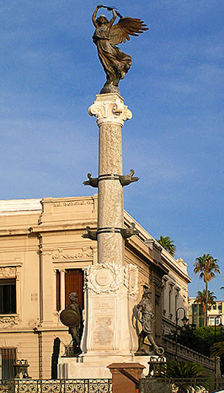 Columna rostral-Monumento a los Caídos-Reggio Calabria p70303