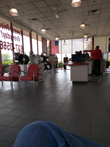 Tire Shop «Discount Tire Store - Plainfield, IN», reviews and photos, 2642 E Main St, Plainfield, IN 46168, USA
