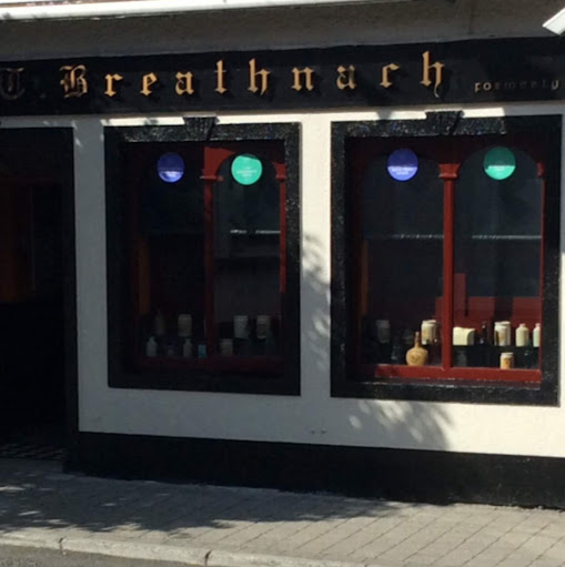 T. Breathnachs Pub logo