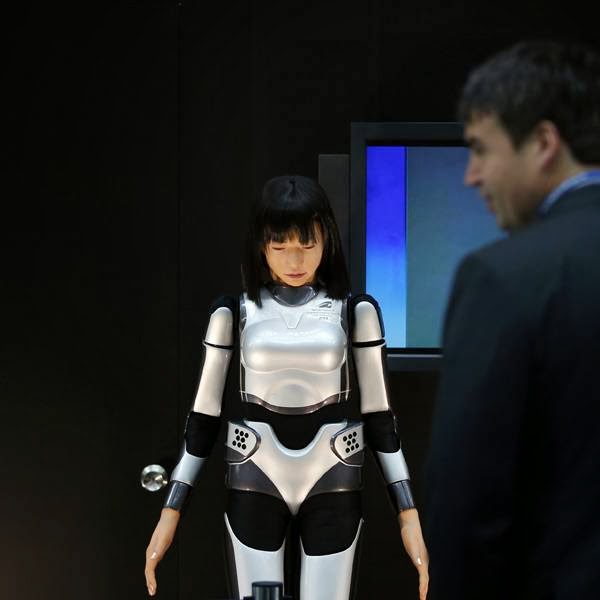 Take a look at the HRP-4C Miim humanoid robot at the Annual Meetings of the International Monetary Fund and the World Bank Group in Tokyo.