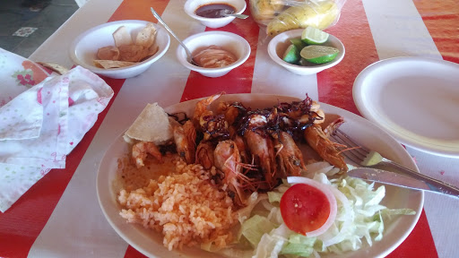 Restaurante Checos, 92770, Av Manuel Maples Arce 32, La Calzada, Tuxpan, Ver., México, Restaurante checo | VER