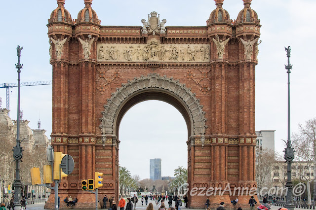 Arc de Triomf, Barcelona gezilecek yerler
