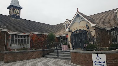 Photos of Treacys Oakwood Hotel