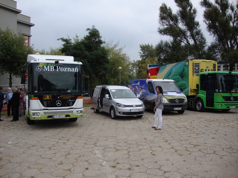 Na wystawie prezentowano pojazdy osobowe, dostawcze, ciężarowe i autobusy