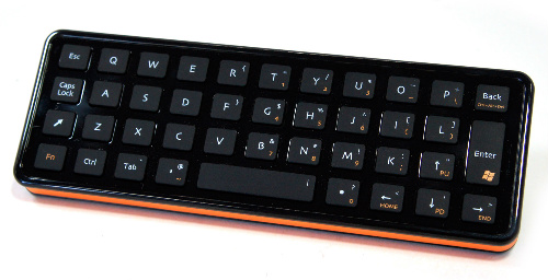 ASUS представила материнскую плату mini-ITX с пультом управления с QWERTY-клавиатурой