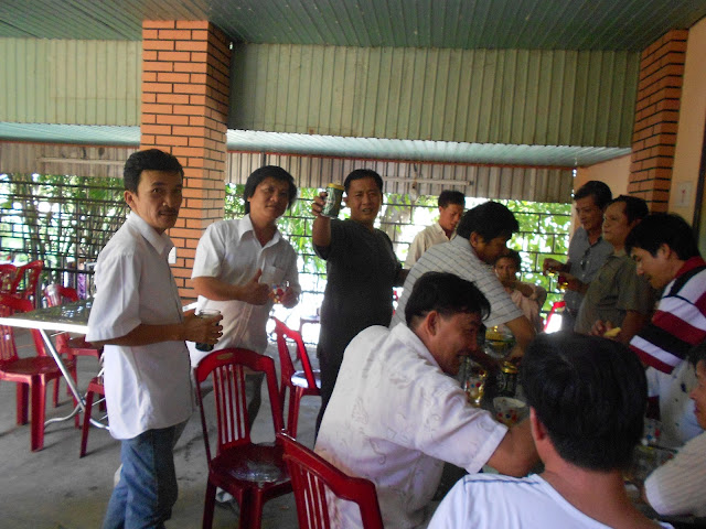 87TưNghĩa Viếng Mẹ bạn Thái Hòa (Năm 2011) DSCN1528