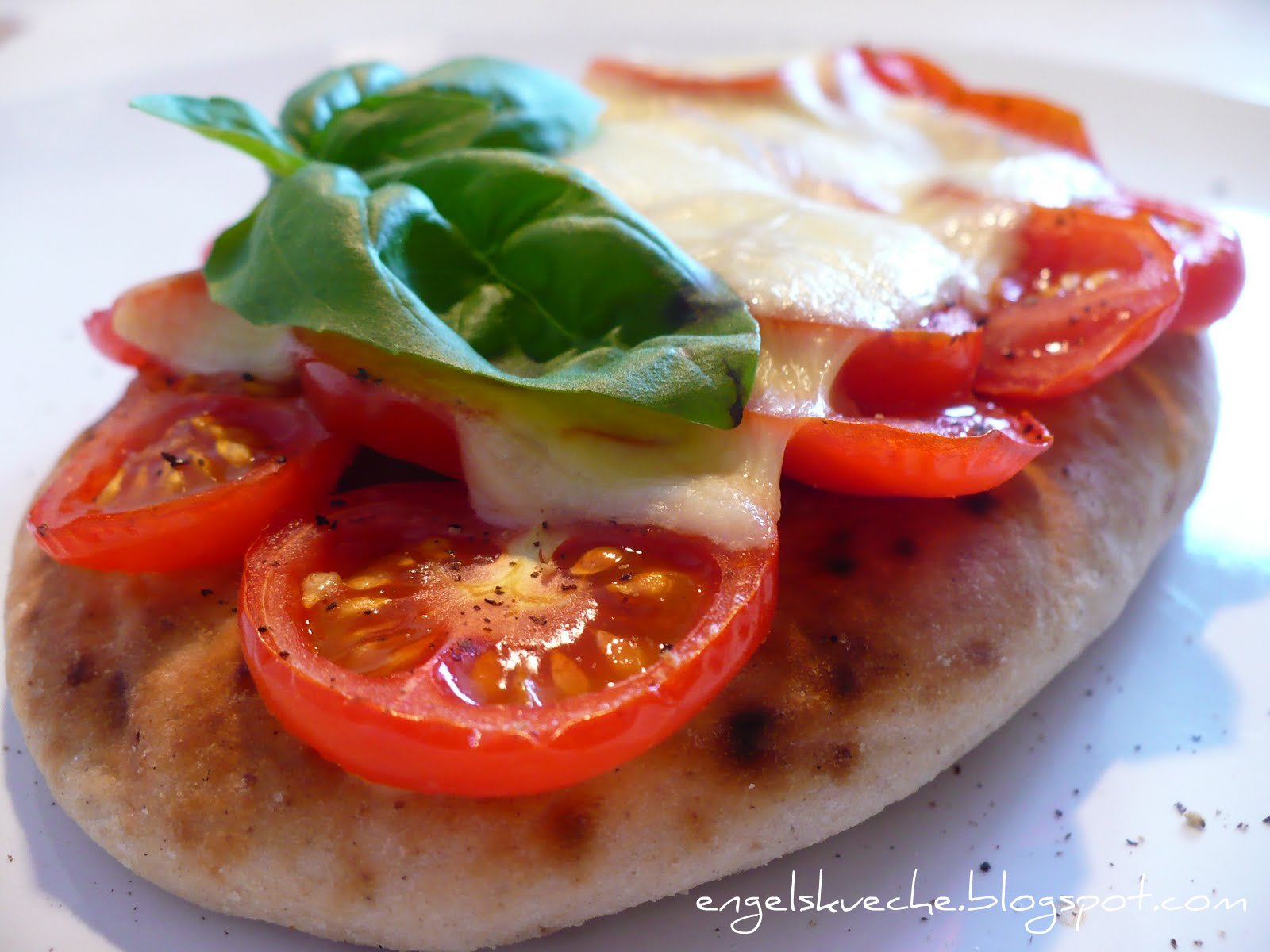 Essen aus Engelchens Küche: Überbackenes Tomatenbrot