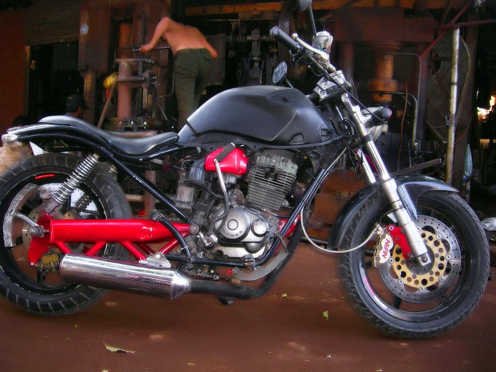 Modifikasi Honda Tiger Menjadi Harley