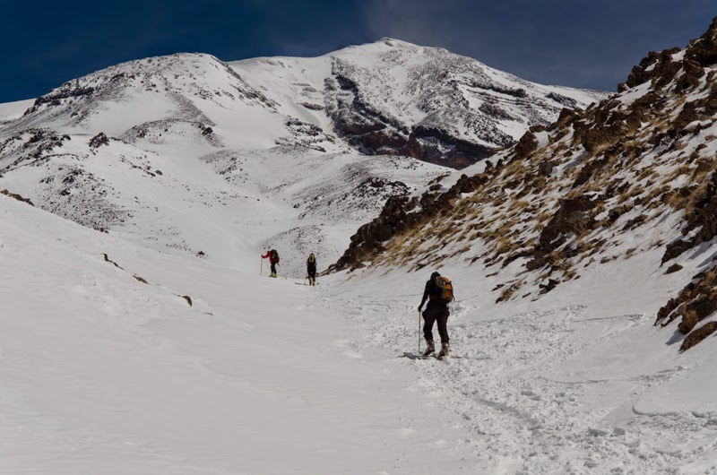 Spre tabara 2 pe skiuri de tura