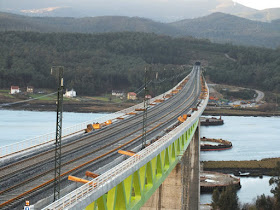 Tren de alta velocidad entre A Coruña-Vigo en 2015