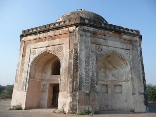 Mehrauli Archaeological Park, Opposite Qutub Minar Metro Station, Anuvrat Marg, Mehrauli, New Delhi, Delhi 110030, India, Archaeological_Museum, state DL