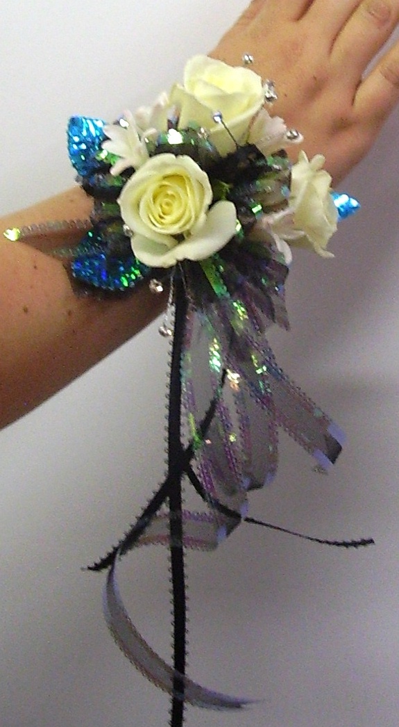 Prom Flowers: Would you like ribbons with that corsage?