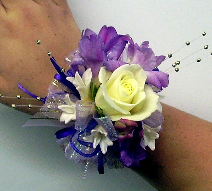 Prom Flowers: Twigs' prom flowers + Landa Design = STYLE