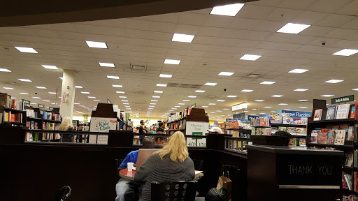 Book Store «Barnes & Noble», reviews and photos, 2000 E Rio Salado Pkwy #1032, Tempe, AZ 85281, USA