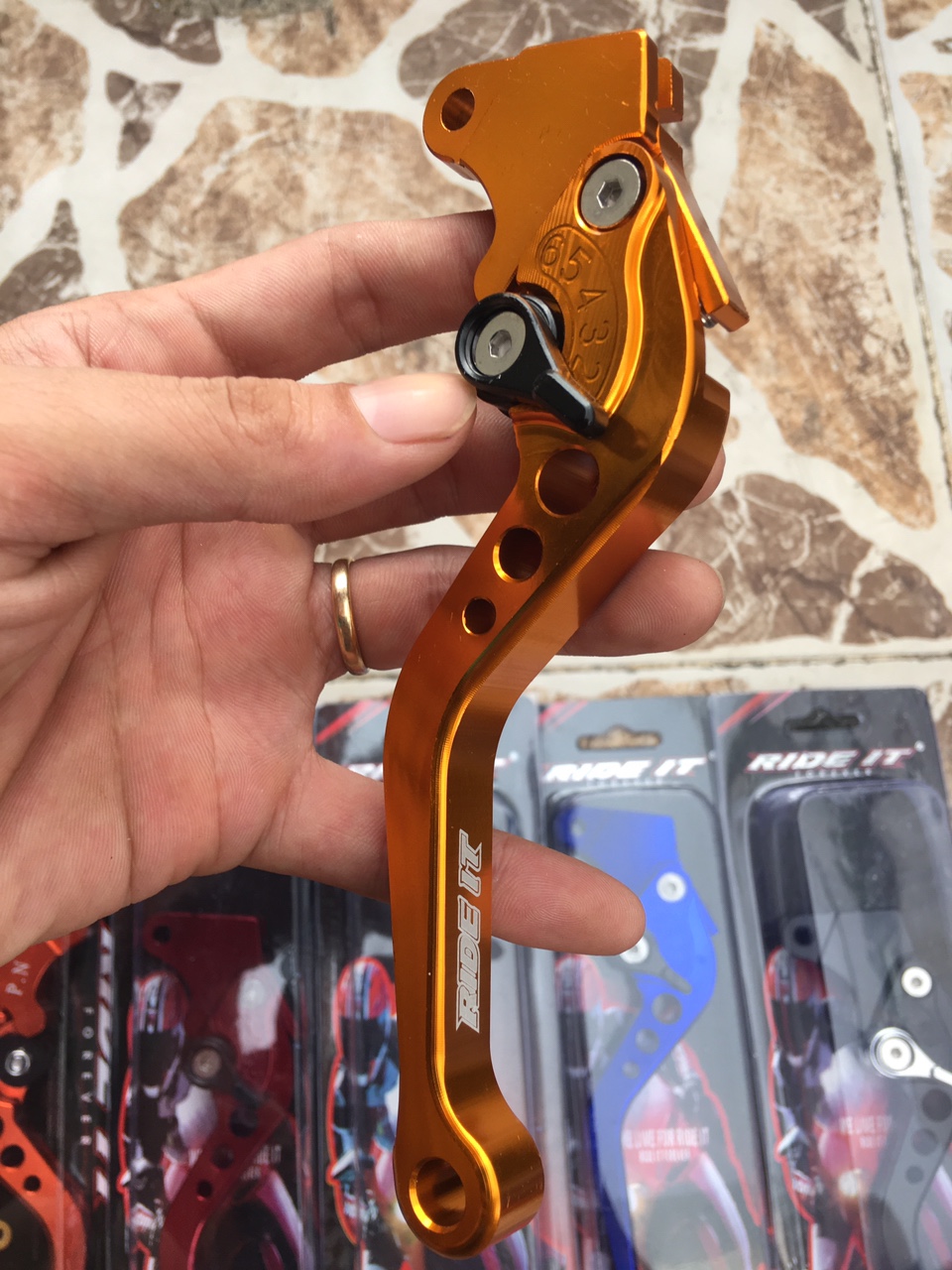 60k - Tay thắng đĩa xe máy Ride it / Fast Bikes 1 cái 1 bên giá sỉ và lẻ rẻ nhất 60k - Tay thắng đĩa xe máy Ride it / Fast Bikes 1 cái 1 bên giá sỉ và lẻ rẻ nhất