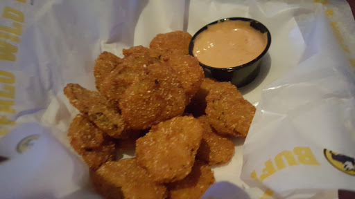 Chicken Wings Restaurant «Buffalo Wild Wings», reviews and photos, 1335 Savoy Plaza Ln, Savoy, IL 61874, USA