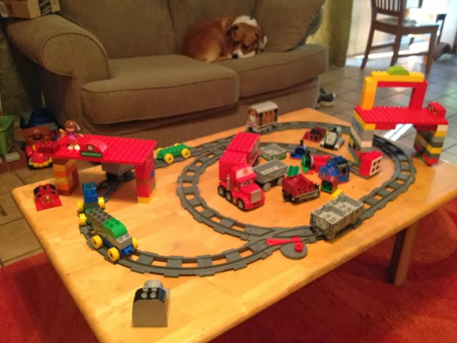 duplo train table