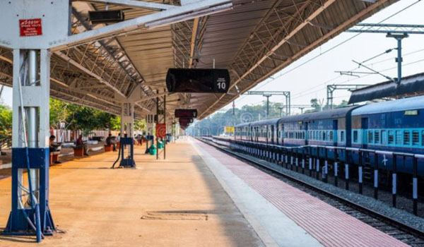 In the Most Beautiful Railway Station Competition, Ballarshah, Chandrapur Won