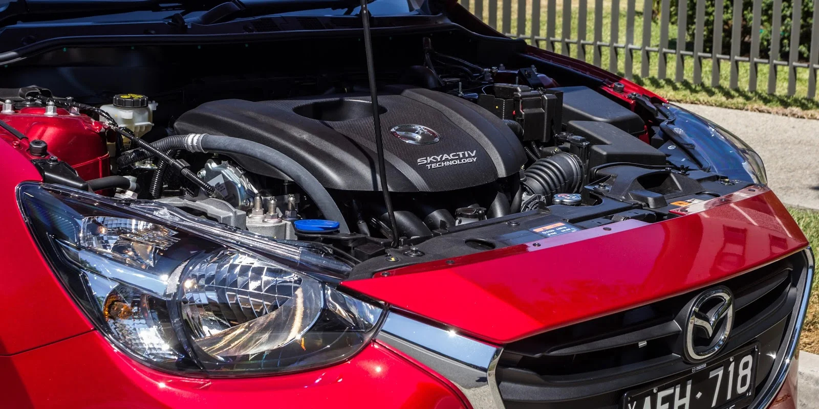 Động cơ skyactiv của Mazda 2 2016 hoạt động hiệu quả và tiết kiệm nhiên liệu