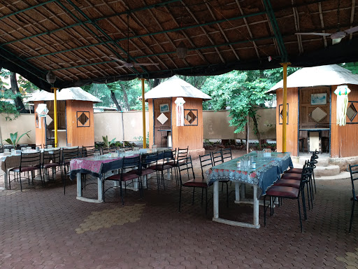 Sanskruti Hotel, Belgaon Dhaga, Trambakeshwar Rd, Nashik, Maharashtra 422213, India, Restaurant, state MH