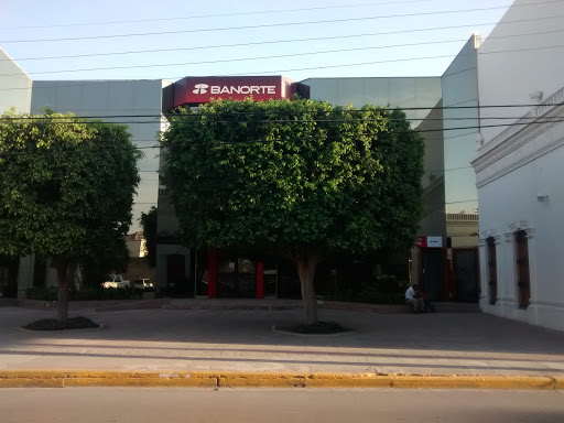 Banorte, Calle Benito Juárez 830, Zona Centro, 87000 Cd Victoria, Tamps., México, Banco o cajero automático | TAMPS
