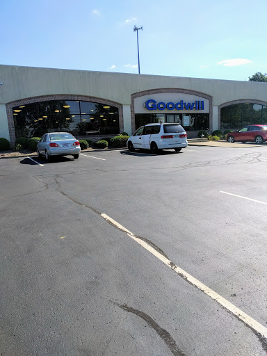 Thrift Store «Goodwill Store & Donation Center», reviews and photos, 950 Miamisburg Centerville Rd, Centerville, OH 45459, USA