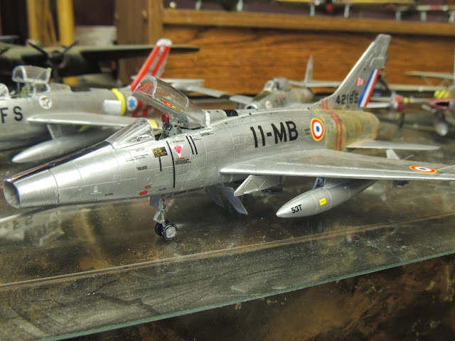 [Italeri] super sabre F 100 D et F DSCN4274